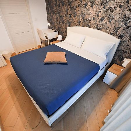 Karol Wojtyla Airport Bari Hotel Екстериор снимка