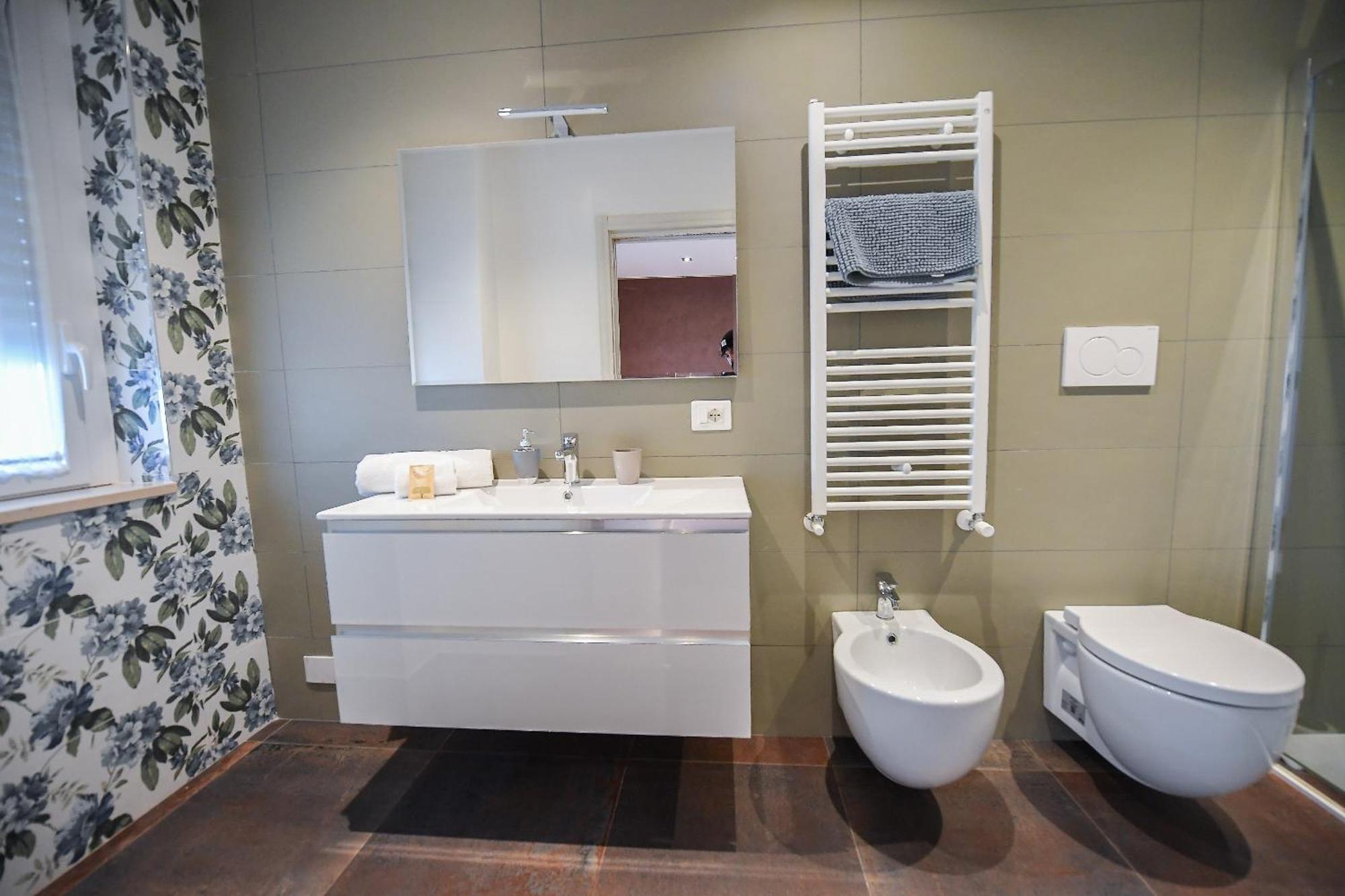 Karol Wojtyla Airport Bari Hotel Екстериор снимка