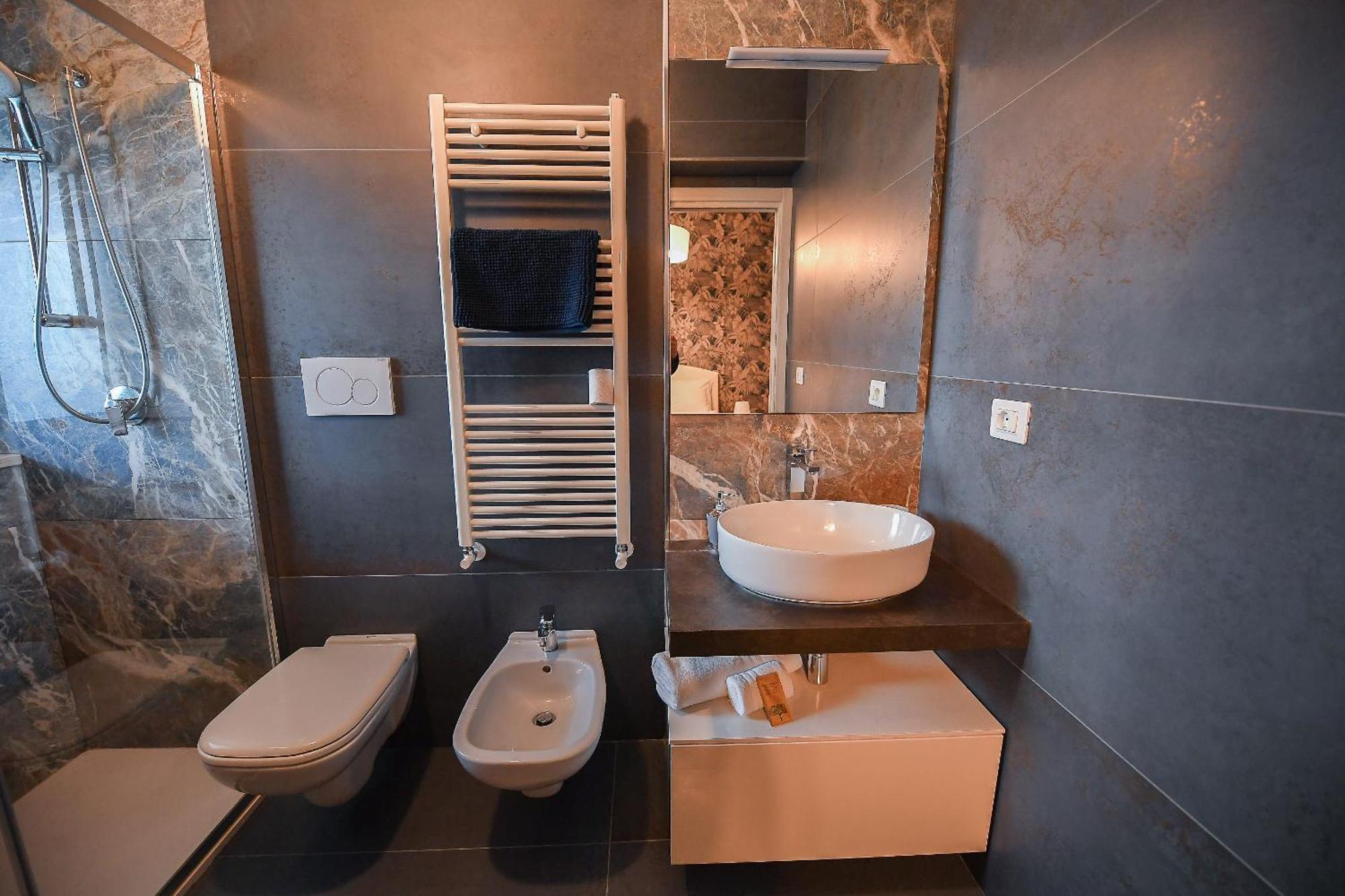 Karol Wojtyla Airport Bari Hotel Екстериор снимка