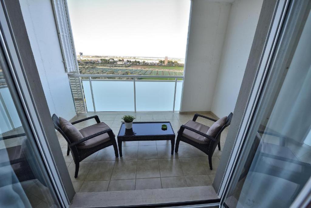 Karol Wojtyla Airport Bari Hotel Екстериор снимка