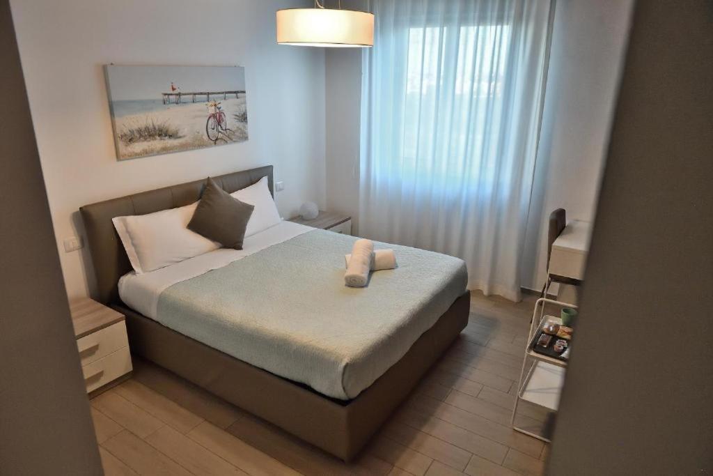 Karol Wojtyla Airport Bari Hotel Екстериор снимка