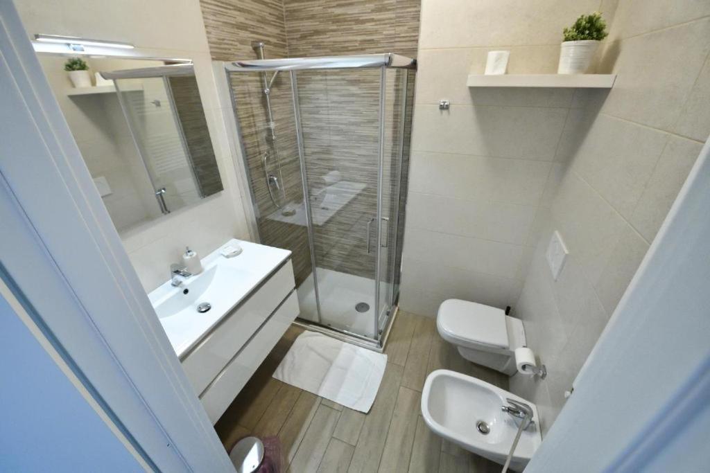 Karol Wojtyla Airport Bari Hotel Екстериор снимка