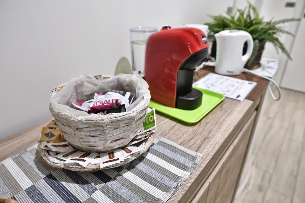 Karol Wojtyla Airport Bari Hotel Екстериор снимка